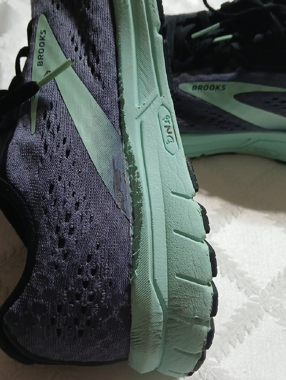 BROOKS  Anthem 4 Gray And Mint Running Training Shoes Size 9.5 Womans - Picture 11 of 11